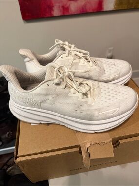Hoka Men’s White Running Shoes - Lightweight Cushioned Trainer